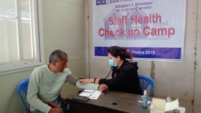 इको प्यानलद्वारा मजदुरको स्वास्थ्य परीक्षण